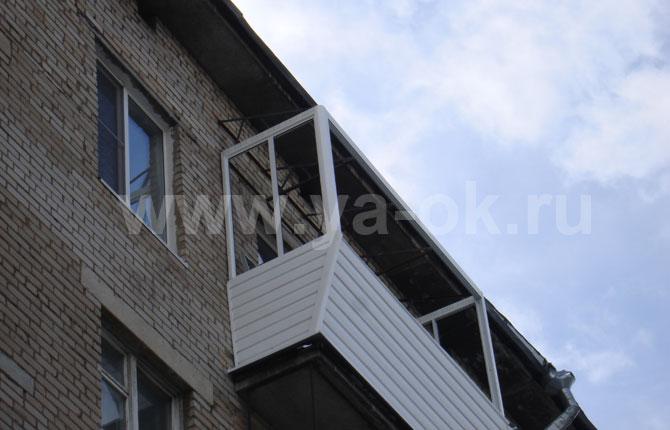 Сложное остекление балкона с крышей - наши работы